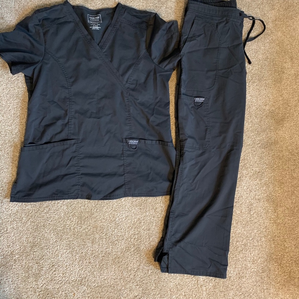 Scrub set